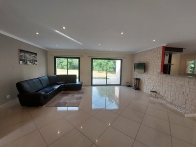 French property for sale in Angoulême, Charente - €348,000 - photo 4