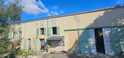 French property for sale in Benet, Vendée - €399,900 - photo 1
