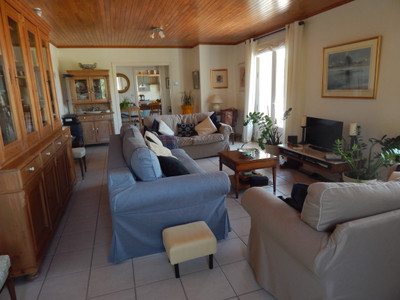 French property for sale in Pérignac, Charente - €212,000 - photo 5