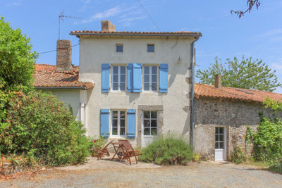 Maison à vendre à Azay-sur-Thouet, Deux-Sèvres, Poitou-Charentes, avec Leggett Immobilier