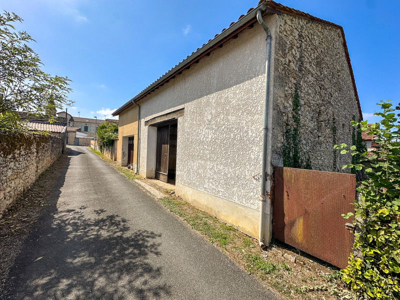 French property for sale in Sos, Lot-et-Garonne - €40,000 - photo 0