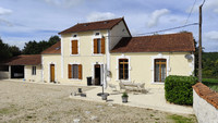 Maison à vendre à Poursac, Charente - 214.995 € - photo 1