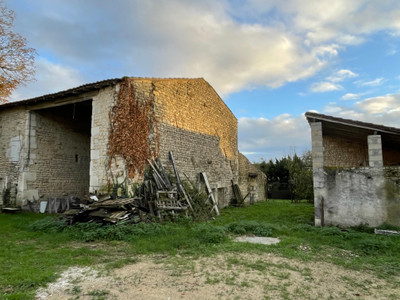 French property for sale in Val-d'Auge, Charente - €88,000 - photo 3