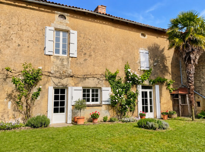 Maison à vendre à Courcôme, Charente, Poitou-Charentes, avec Leggett Immobilier