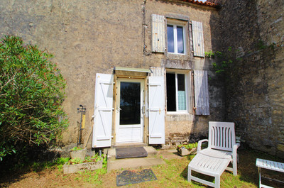 French property for sale in Chives, Charente-Maritime - €42,000 - photo 6