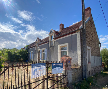 Maison à vendre à Saint-Saturnin, Cher, Centre, avec Leggett Immobilier