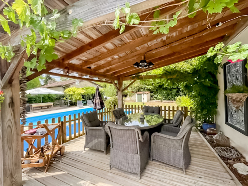 Maison à vendre à Saint-Paul-Lizonne, Dordogne - 265.000 € - photo 1