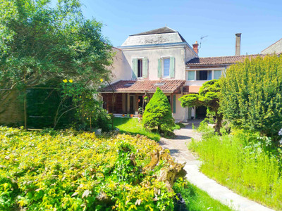 French property for sale in Dampierre-sur-Boutonne, Charente-Maritime - €192,000 - photo 1