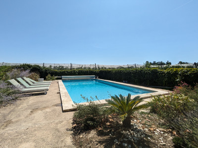 Country farmhouse with 355 m2 of living space, swimming pool and 2-bedroom gîte on over 4000 m2 of land