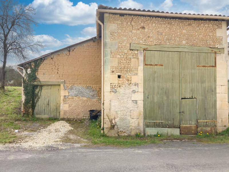 French property for sale in Touvérac, Charente - €119,900 - photo 6
