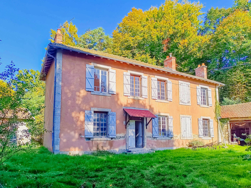 French property for sale in Auzances, Creuse - €99,000 - photo 1