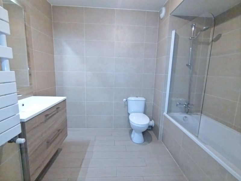 French property for sale in Toulon, Var - €261,000 - photo 9