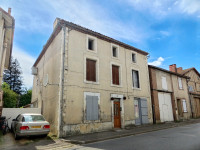 Propriété à vendre à Confolens, Charente - 149 000 € - photo n°1