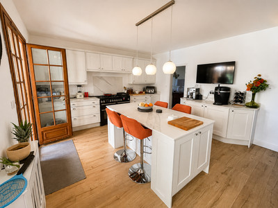 French property for sale in Lauzun, Lot-et-Garonne - €345,000 - photo 2