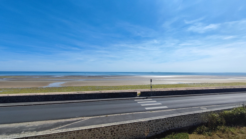 French property for sale in Saint-Marcouf, Manche - €389,900 - photo 2