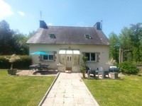 Maison à vendre à Belle-Isle-en-Terre, Côtes-d'Armor - 189.000 € - photo 1
