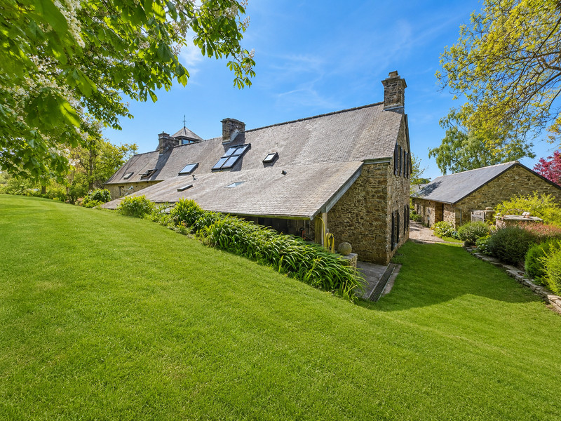 French property for sale in Saint-Pierre-d'Arthéglise, Manche - €649,000 - photo 3