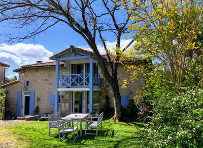 Maison à vendre à Nonac, Charente, Poitou-Charentes, avec Leggett Immobilier
