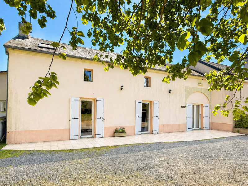 Propriété à vendre à Monts-sur-Guesnes, Vienne - 168 400 €