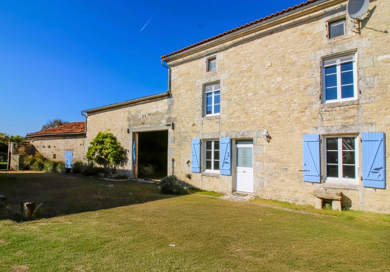 French property for sale in Lonnes, Charente - €187,920 - photo 1