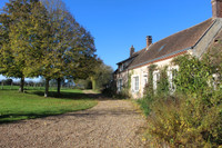 Maison à vendre à Igé, Orne - 787.000 € - photo 1