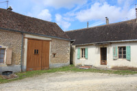 property to renovate for sale in Saint-Cosme-en-VairaisSarthe Pays_de_la_Loire