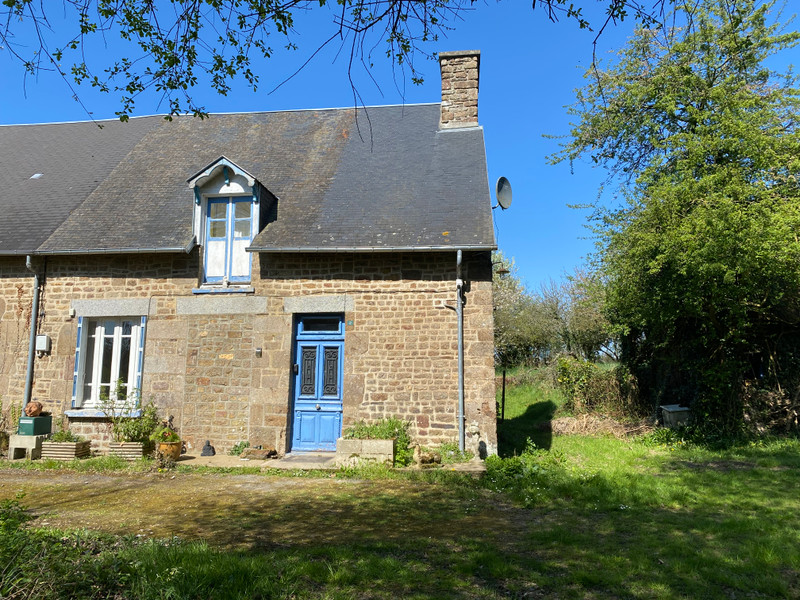 French property for sale in Saint-Aubin-de-Terregatte, Manche - €77,000 - photo 0