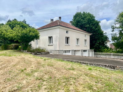 Maison à vendre à Piégut-Pluviers, Dordogne, Aquitaine, avec Leggett Immobilier