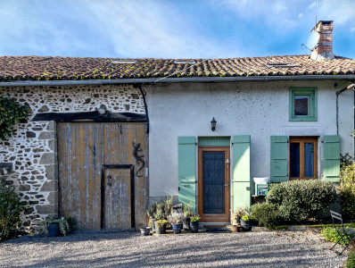 Maison à vendre à Massignac, Charente, Poitou-Charentes, avec Leggett Immobilier