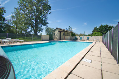 French property for sale in Monbahus, Lot-et-Garonne - €445,000 - photo 2