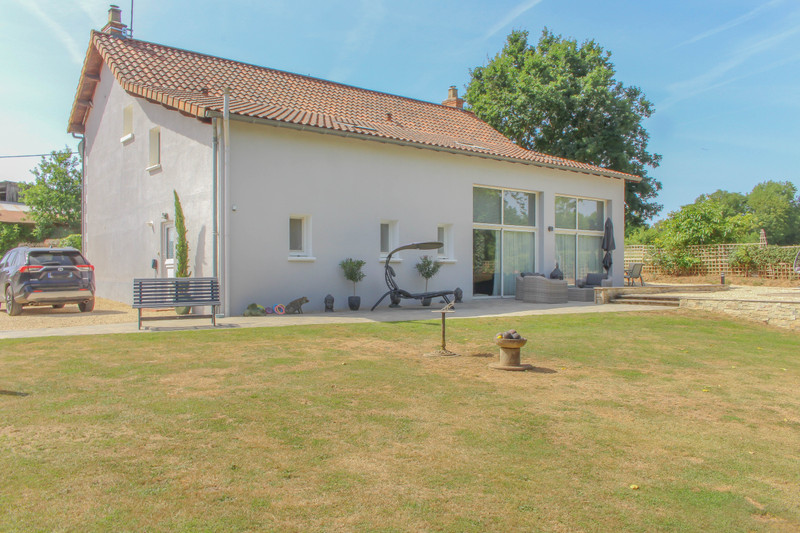 French property for sale in La Ferrière-en-Parthenay, Deux-Sèvres - €319,500 - photo 11