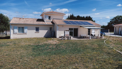 Maison à vendre à Puyréaux, Charente, Poitou-Charentes, avec Leggett Immobilier