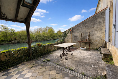 French property for sale in Saint-Savinien, Charente-Maritime - €299,600 - photo 3