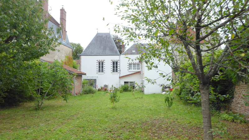 French property for sale in Saint-Julien-du-Sault, Yonne - &#8364;540,000 - photo 3