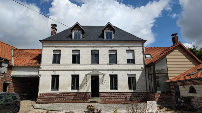 Maison à vendre à Acq, Pas-de-Calais - 606 000 € - photo 1