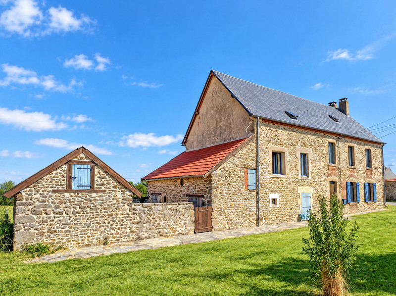 French property for sale in Évaux-les-Bains, Creuse - €199,800 - photo 1