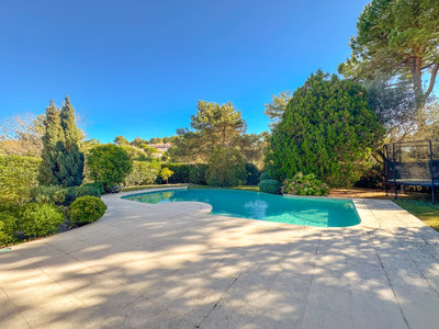 Maison à vendre à Villeneuve-Loubet, Alpes-Maritimes, PACA, avec Leggett Immobilier