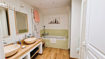French property for sale in Saint-Émilion, Gironde - €410,000 - photo 6