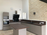 Propriété à vendre à Les Pins, Charente - 330 000 € - photo n°2