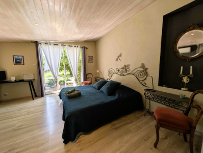French property for sale in Verquières, Bouches-du-Rhône - €695,000 - photo 5
