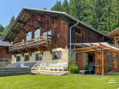 Chalet à vendre à Verchaix, Haute-Savoie, Rhône-Alpes, avec Leggett Immobilier