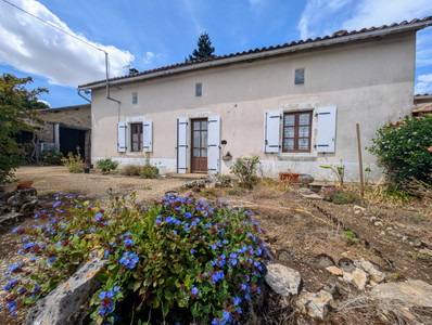 Maison à vendre à Saint-Coutant, Deux-Sèvres, Poitou-Charentes, avec Leggett Immobilier