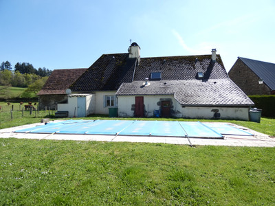 Maison à vendre à Chalvignac, Cantal, Auvergne, avec Leggett Immobilier