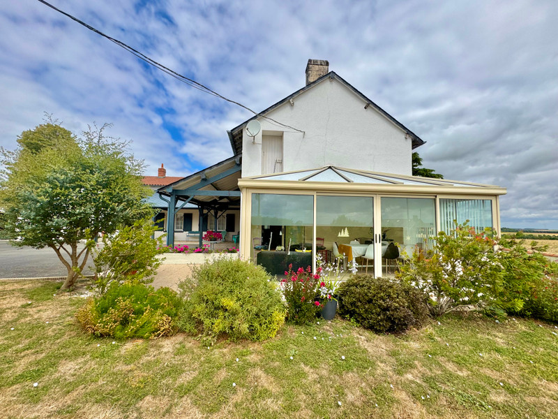 Maison à vendre à Prinçay, Vienne - 235.000 € - photo 1