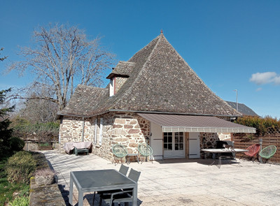 French property for sale in Montvert, Cantal - €445,200 - photo 1