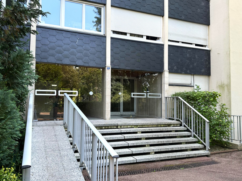 French property for sale in Vélizy-Villacoublay, Yvelines - €320,000 - photo 12