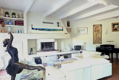 French property for sale in Levens, Alpes-Maritimes - €1,470,000 - photo 2