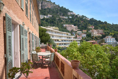 French property for sale in Villefranche-sur-Mer, Alpes-Maritimes - €1,680,000 - photo 2