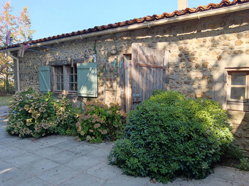 French property for sale in La Chapelle-Bâton, Vienne - €204,120 - photo 14