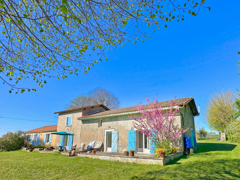 Propriété à vendre à Aubeterre-sur-Dronne, Charente - 182 000 €